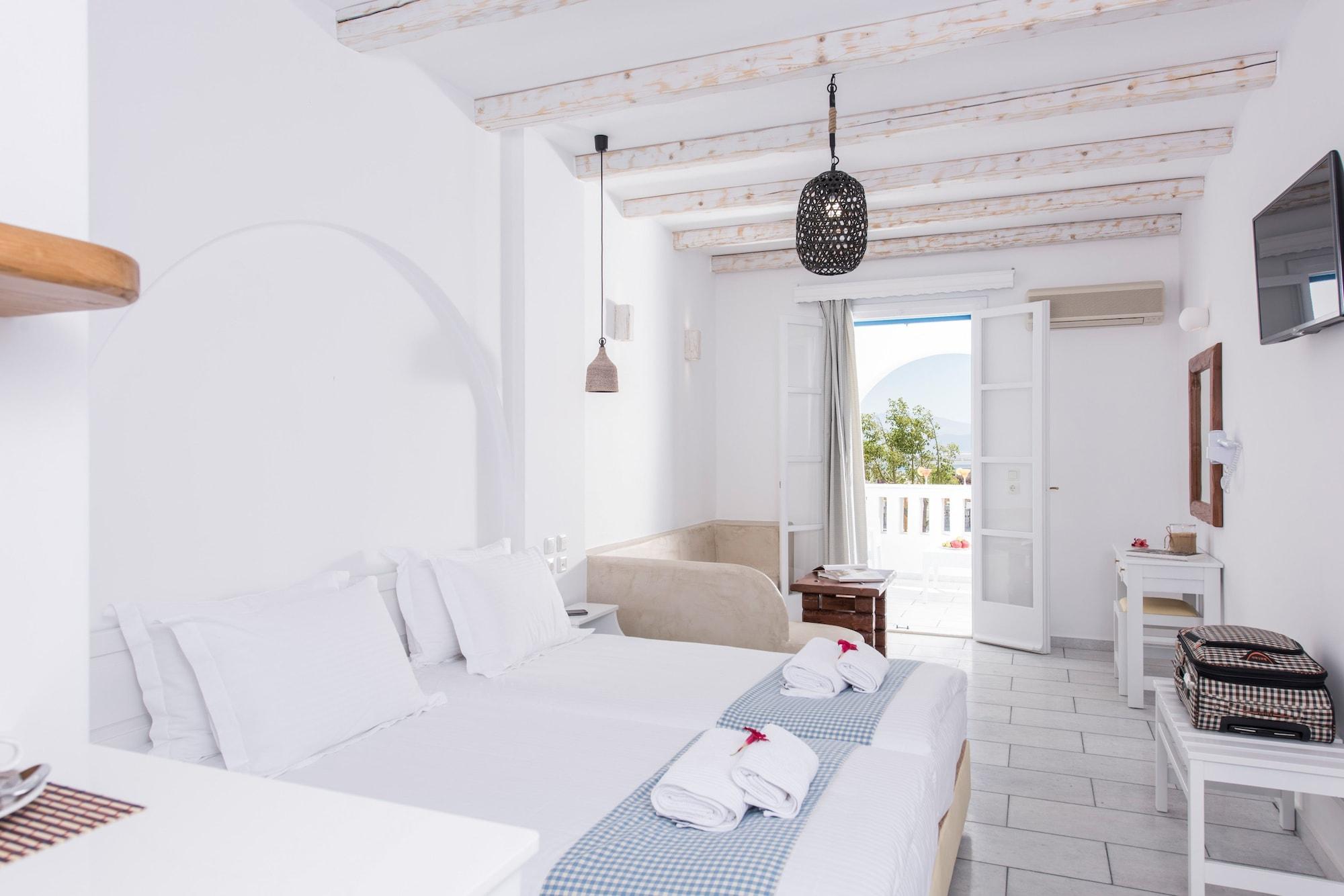 Cycladic Islands & Hotel Agia Anna (Naxos)