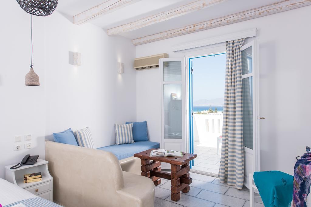 Cycladic Islands & Hotel Agia Anna (Naxos)